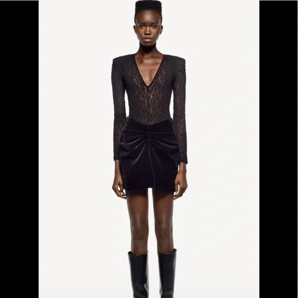 Nwt Zara black velvet high waisted mini ruched skirt XS - Picture 2 of 7